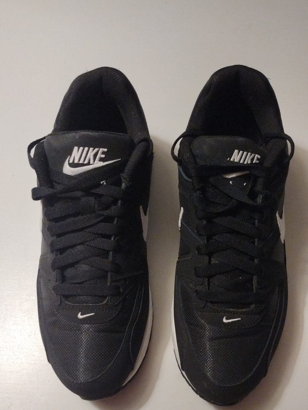 Nike Air Max Command Men's Black Athletic Sneakers. Pre-owned